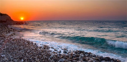 加盟美蛙鱼头火锅在杭州市开店装修要多少钱，杭州市加盟鱼火锅多少钱比较合适